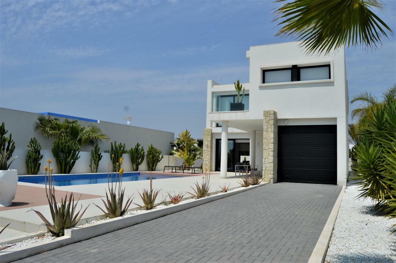 Villa With Private Pool Llobregales 外观 照片