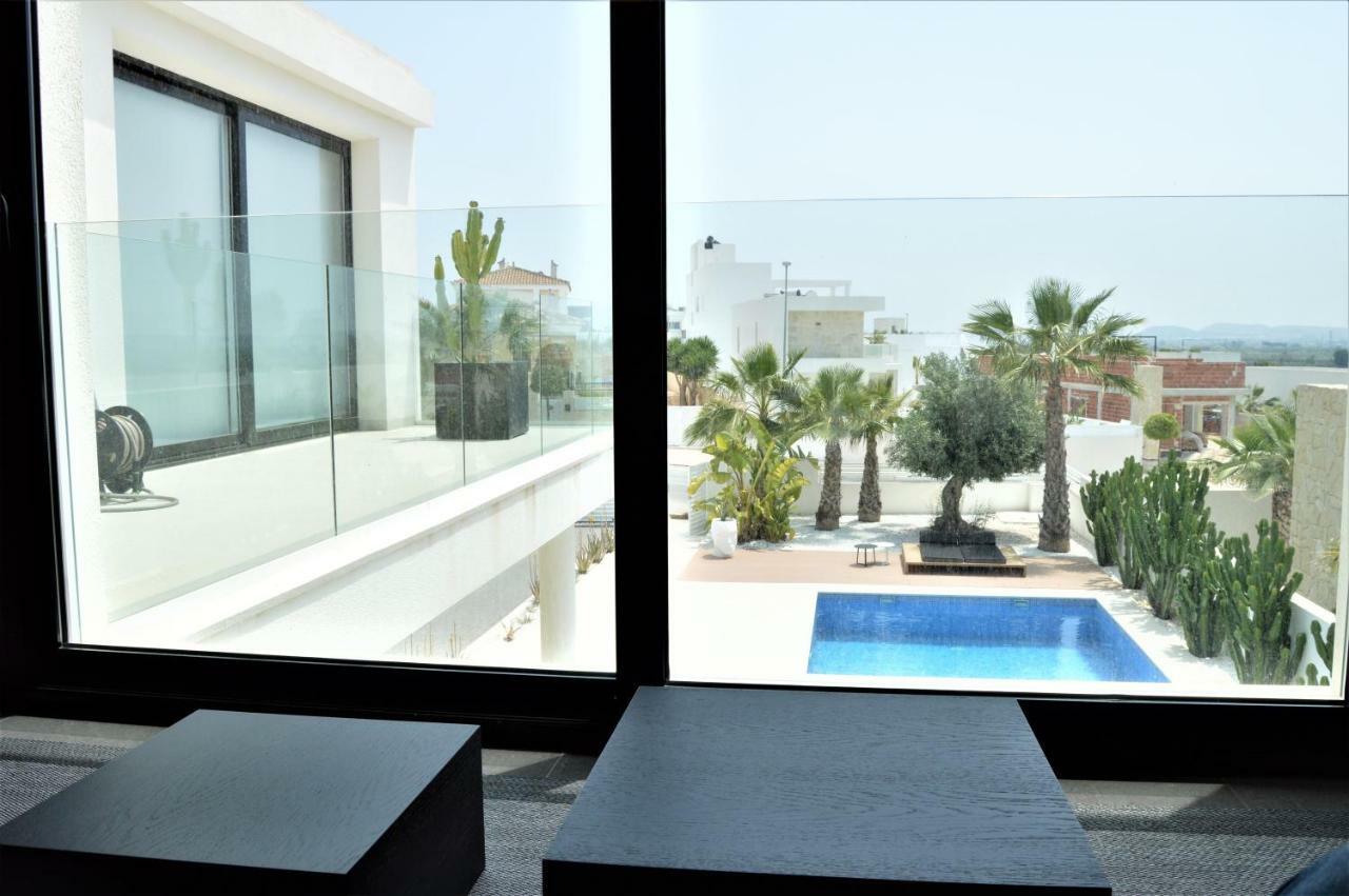 Villa With Private Pool Llobregales 外观 照片