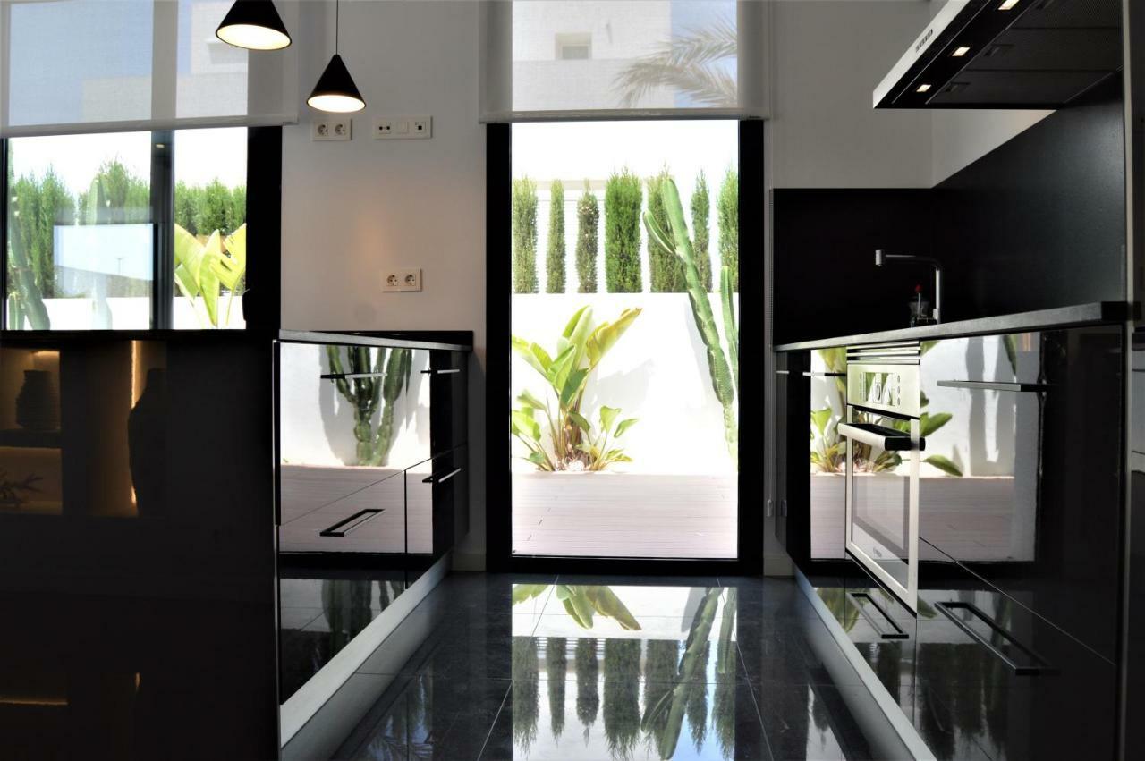 Villa With Private Pool Llobregales 外观 照片